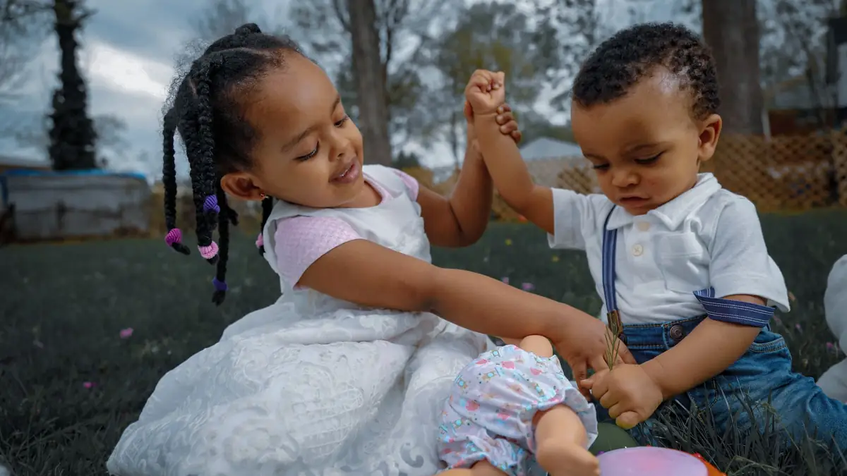 Ilustrační foto k článku Sourozenecká rivalita: odkud se bere, co dělat při hádce a kdy zasáhnout